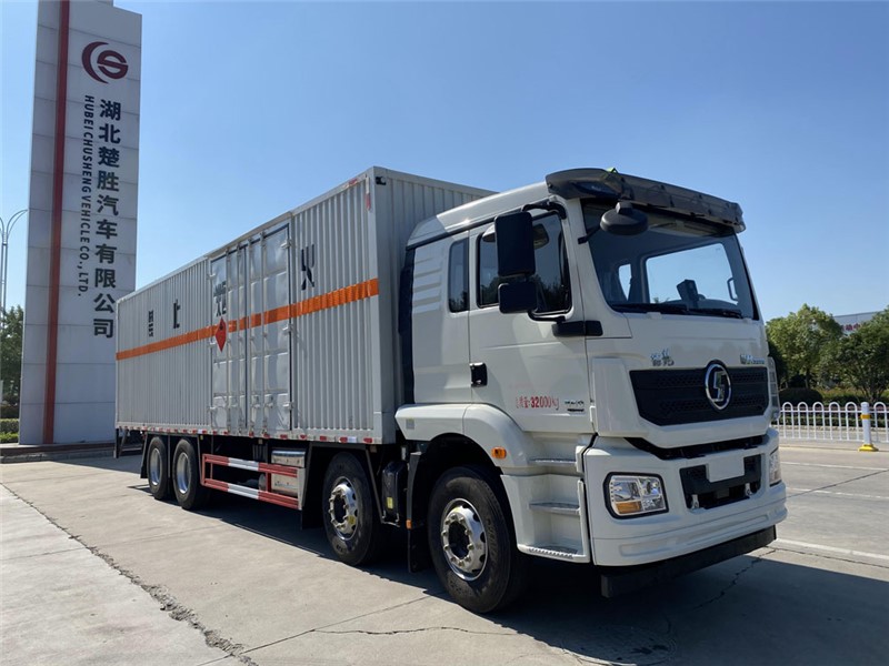 CSC5329XRYS6型易燃液體廂式運輸車