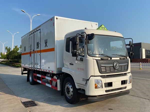 CSC5181XRQD6型易燃?xì)怏w廂式運輸車