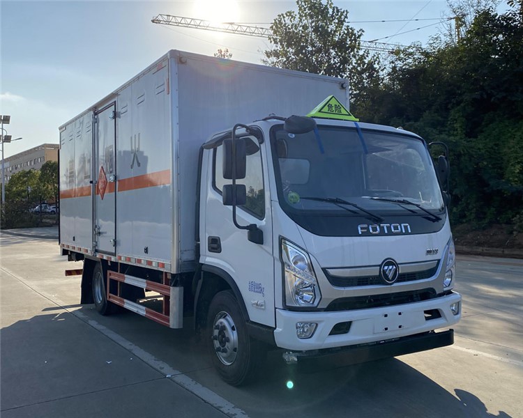 CSC5108XRQB6型易燃?xì)怏w廂式運輸車