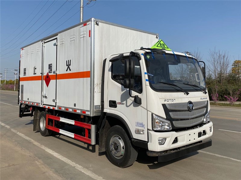 CSC5108XRQBK6型易燃?xì)怏w廂式運輸車