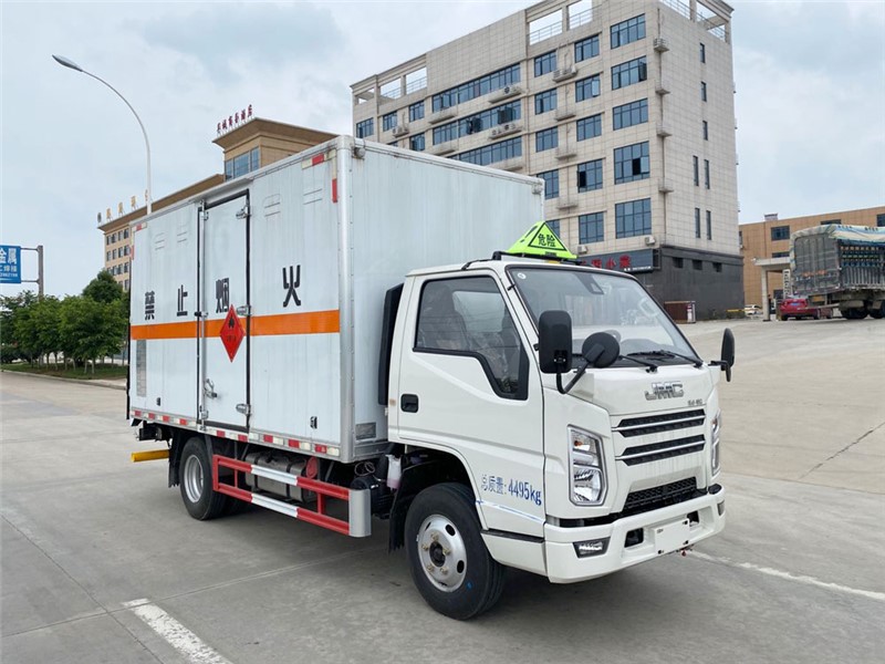 CSC5040XRQJ6型易燃?xì)怏w廂式運輸車